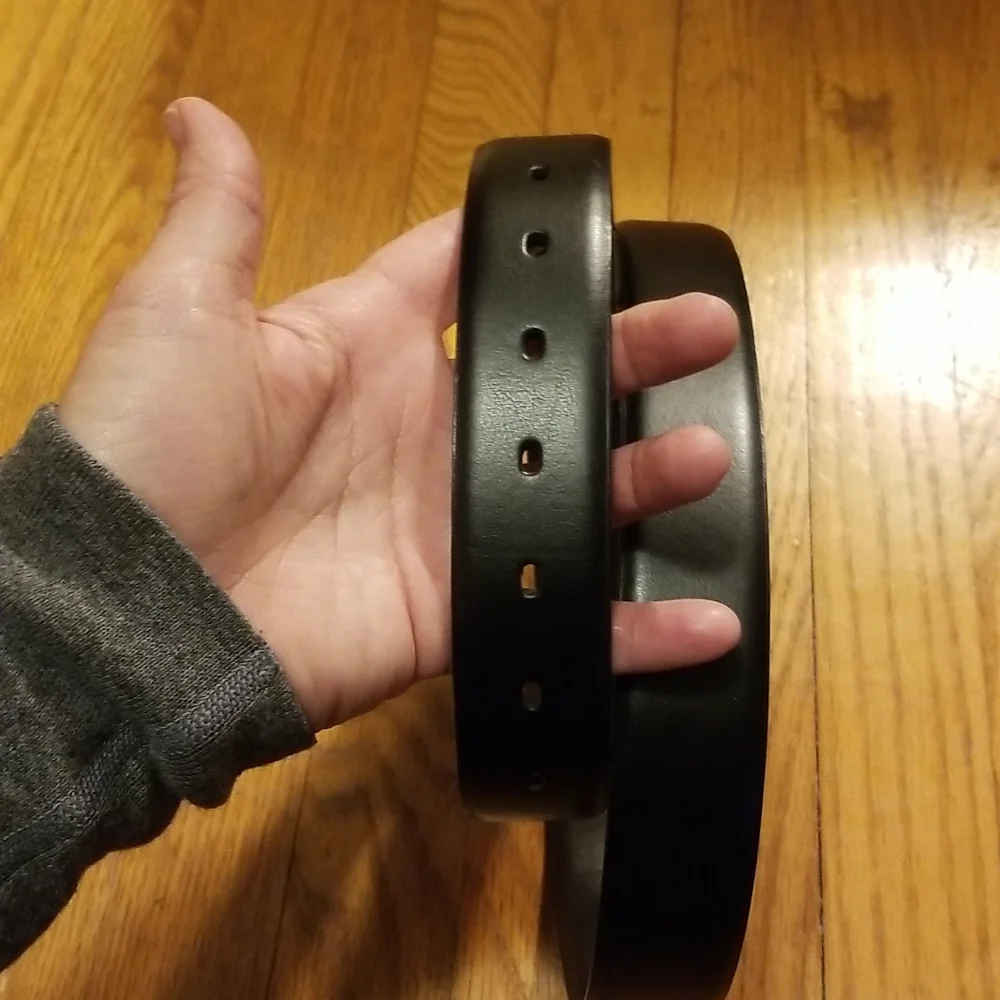 Perry Ellis belt, size 38, unisex